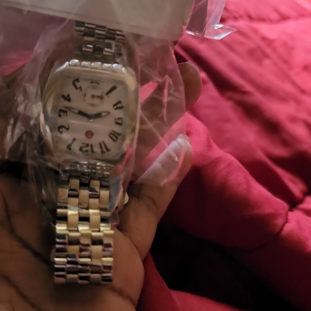 Watch - Picture 2 of 4